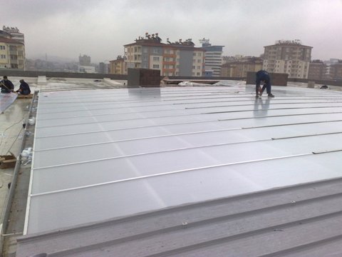 300 m2 40 mm Kalınlığında Polikarbonat Çatı Montajı Gaziantep